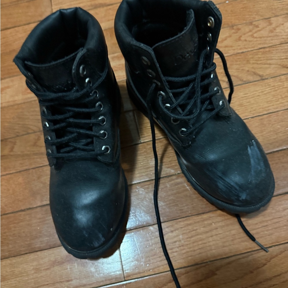 Classic Black Men's Lace-Up Boots